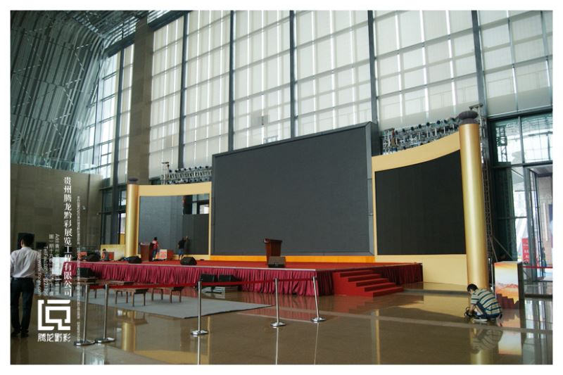 展台搭建工作时要保证用电安全